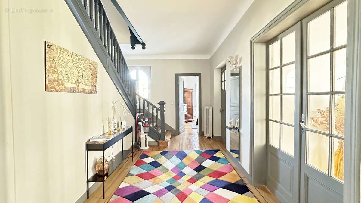 Maison de maitre de type t9 de 203 sur une parcelle de 1527 m2 - photo 14
