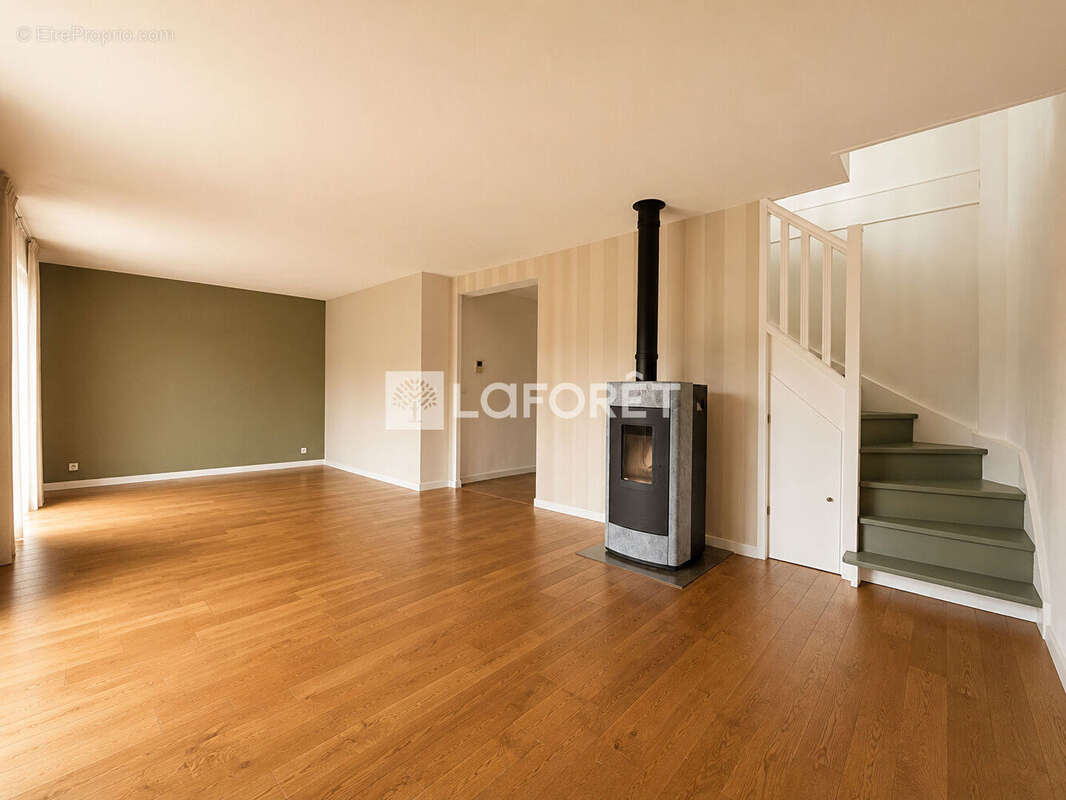 Appartement à LAMORLAYE