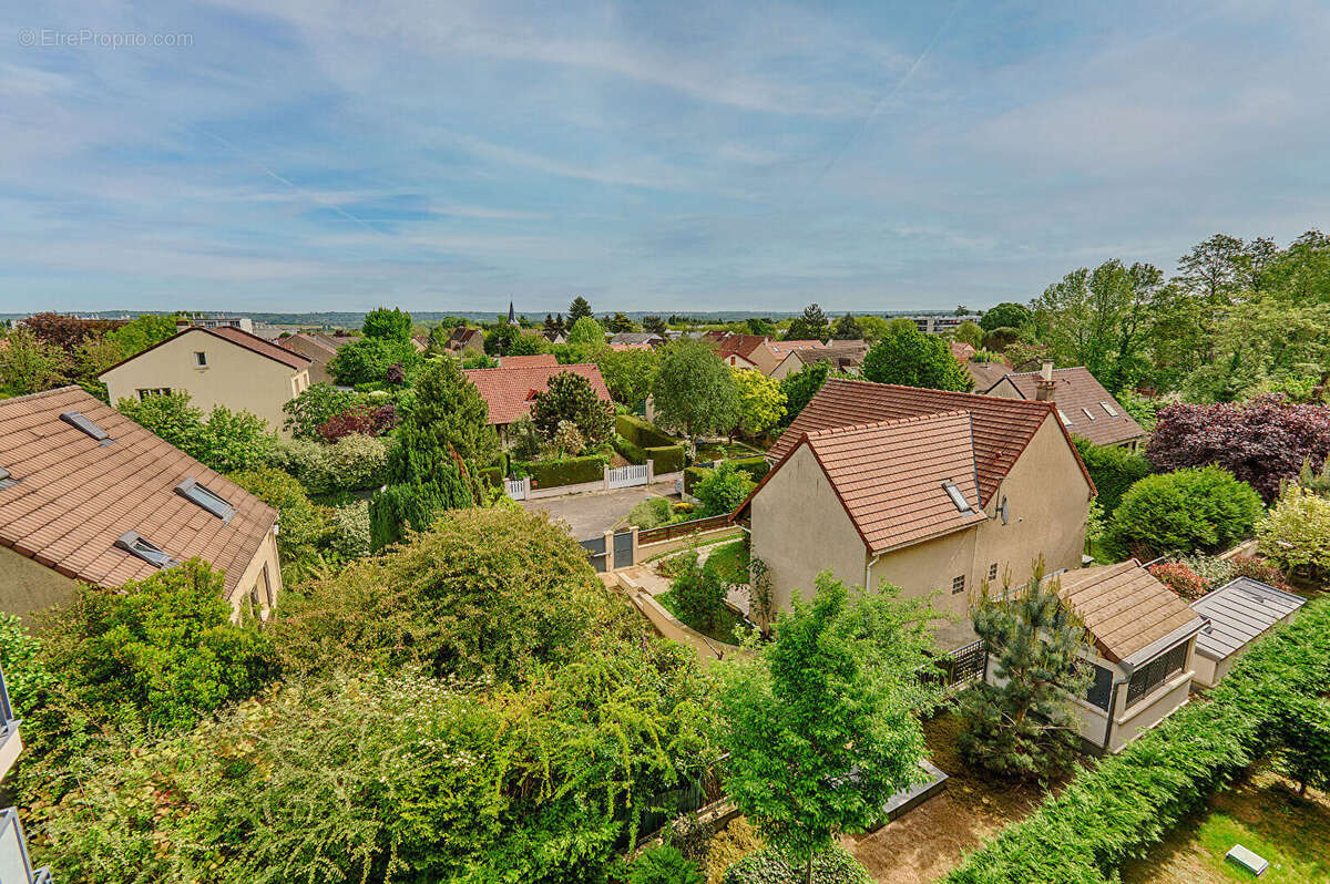 Appartement à FONTENAY-LE-FLEURY