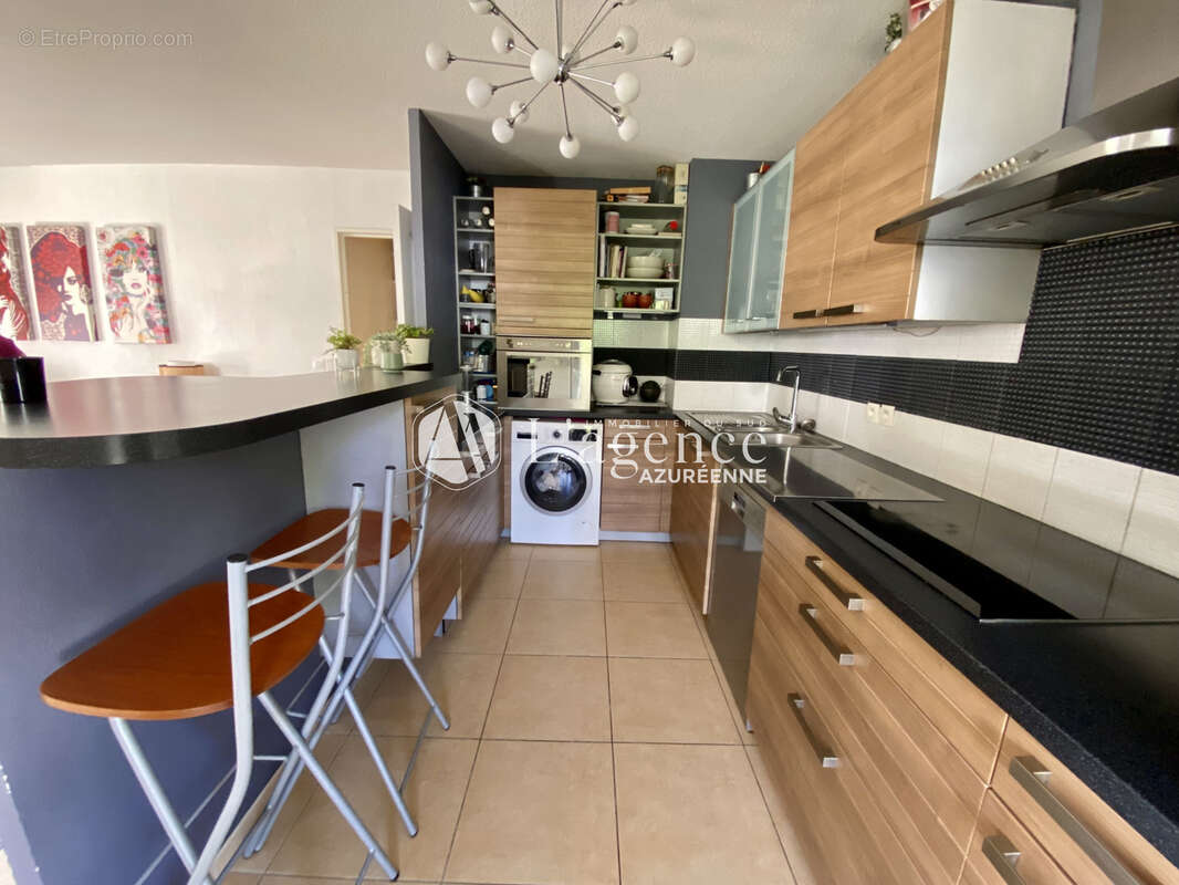 Appartement à SAINT-LAURENT-DU-VAR
