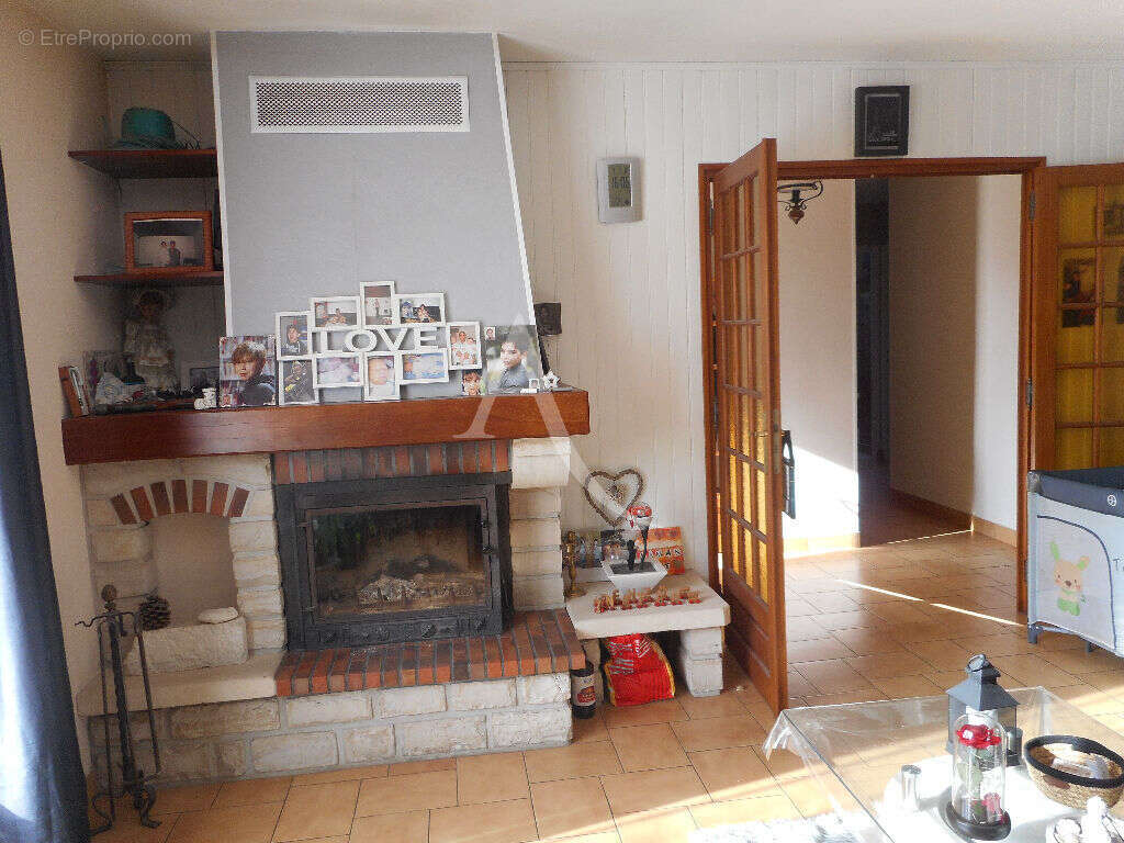 Maison à BUSSAC-SUR-CHARENTE