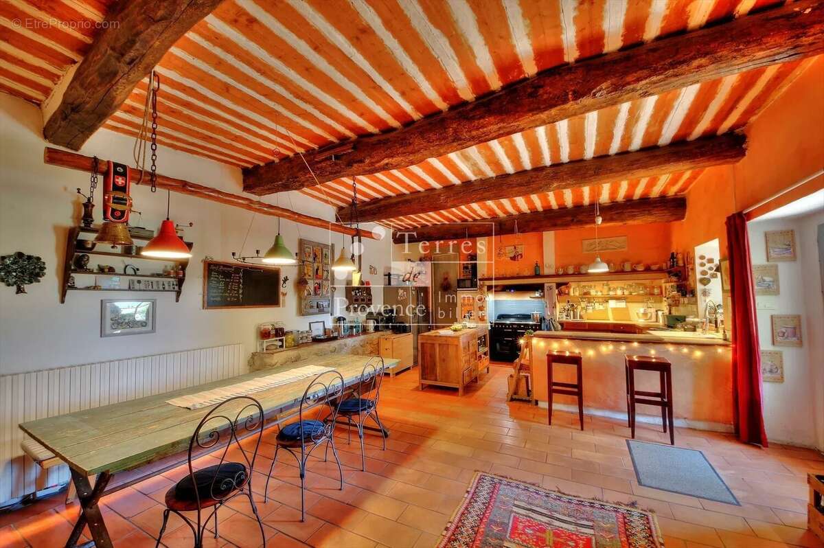 Maison à SAINT-LAURENT-DU-VERDON