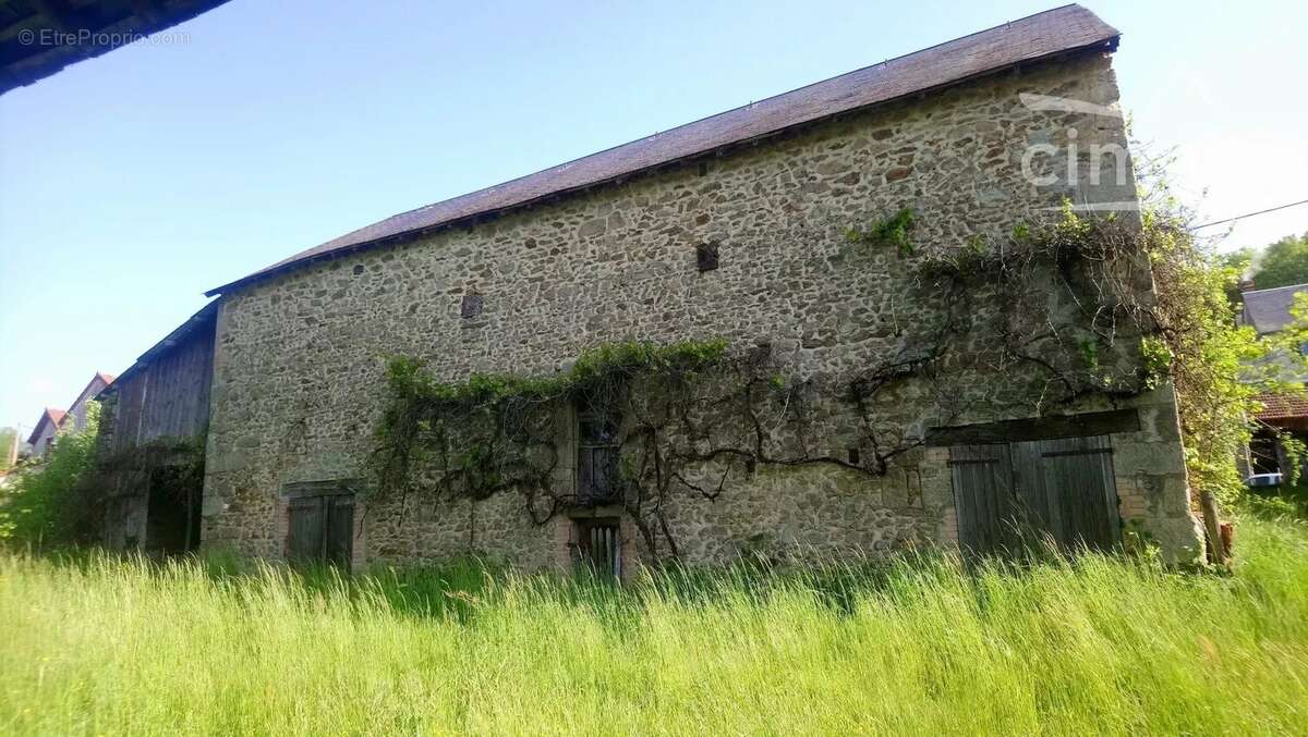 St georges la pouge - photo 2