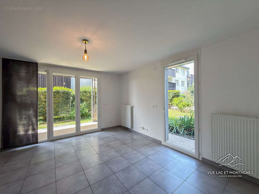 Appartement T2 43 m²  Rez-de-jardin, jardin privatif 96 m², garage fermé - photo 7