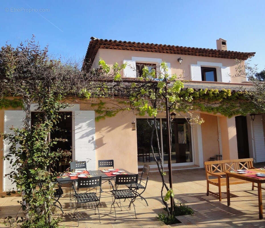Maison 256 m2 - 5 chambres avec Piscine/ Pool house - BRIGNOLES - photo 5
