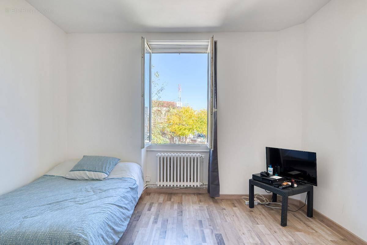 Maison à DECINES-CHARPIEU