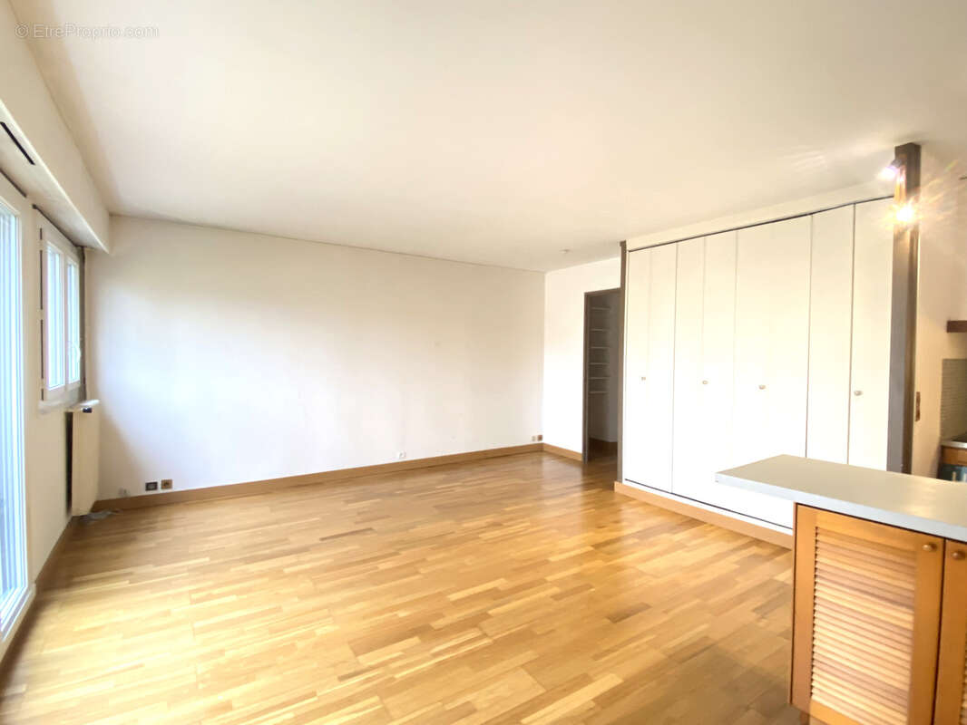Appartement à FRESNES