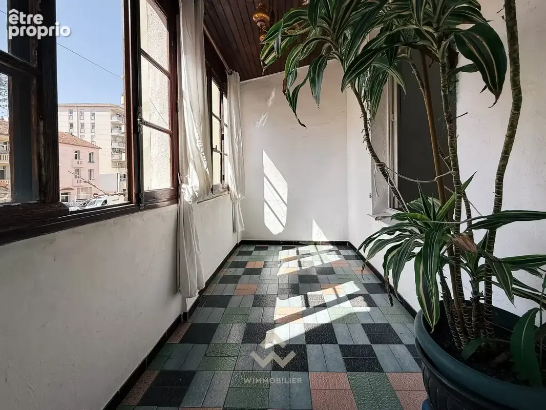 Loggia - Appartement T3 - Toulon (83100)