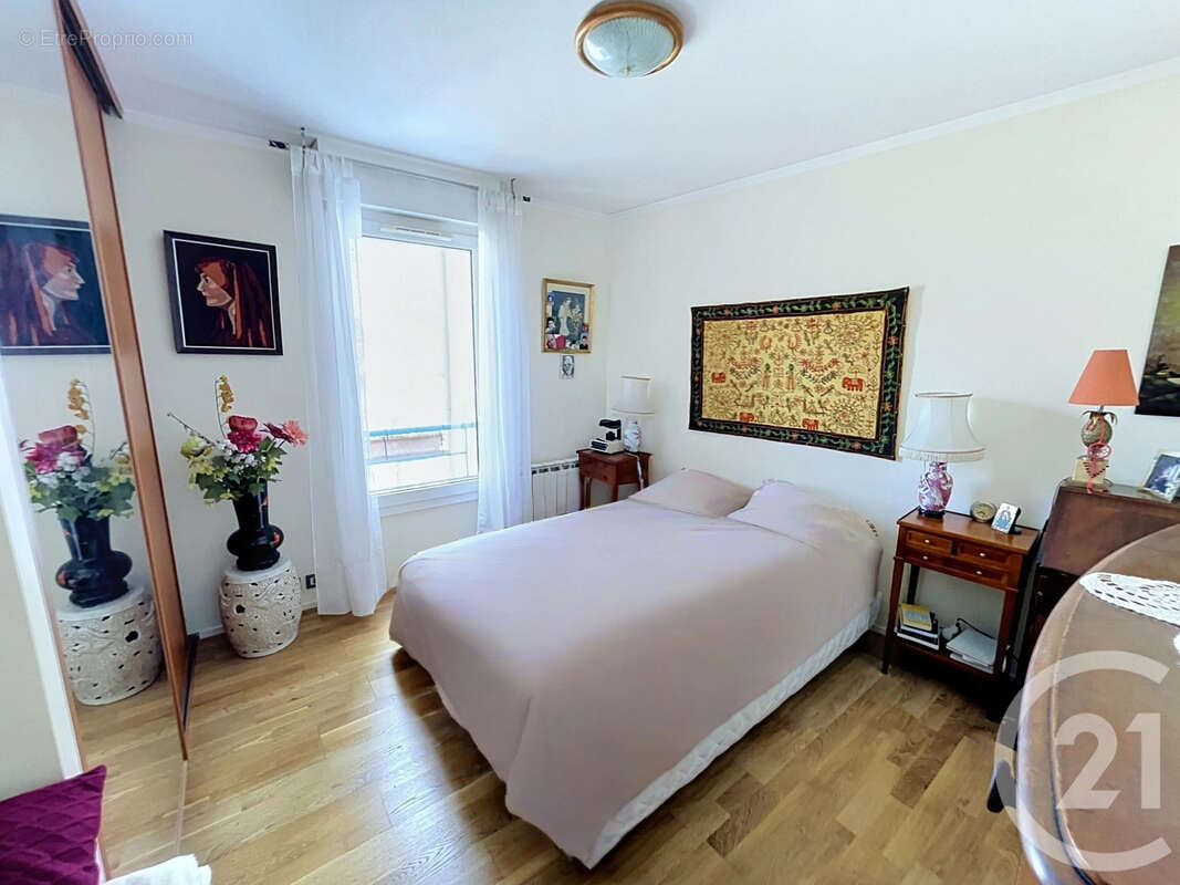 Appartement à PARIS-14E