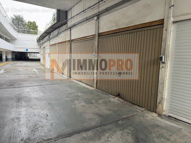 Commerce à VILLENEUVE-LOUBET