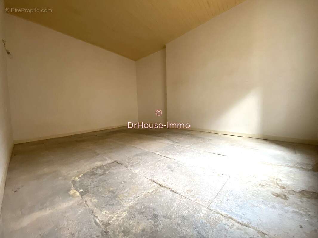 Maison à SAINT-LAURENT-D'AIGOUZE