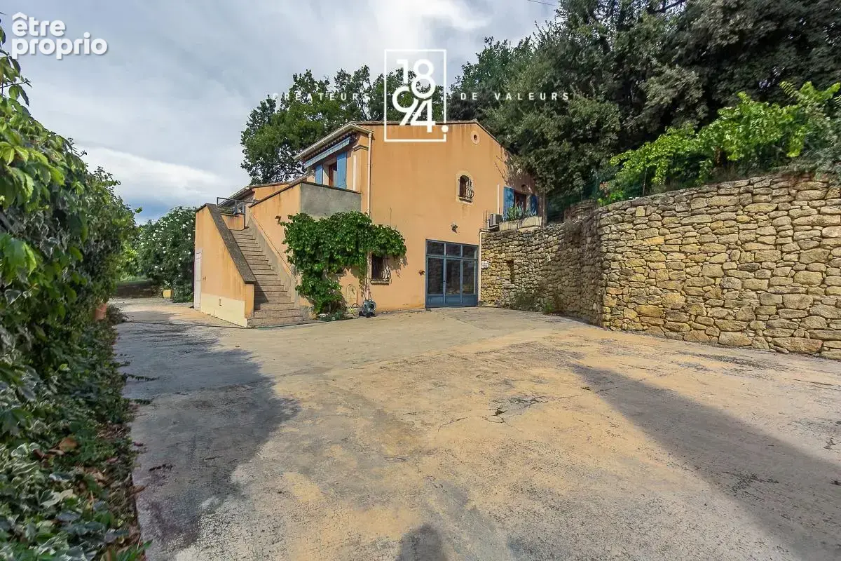 À la vente, villa familiale t5 + t3, terrain paysagé & piscine à lauris 84360 - photo 5