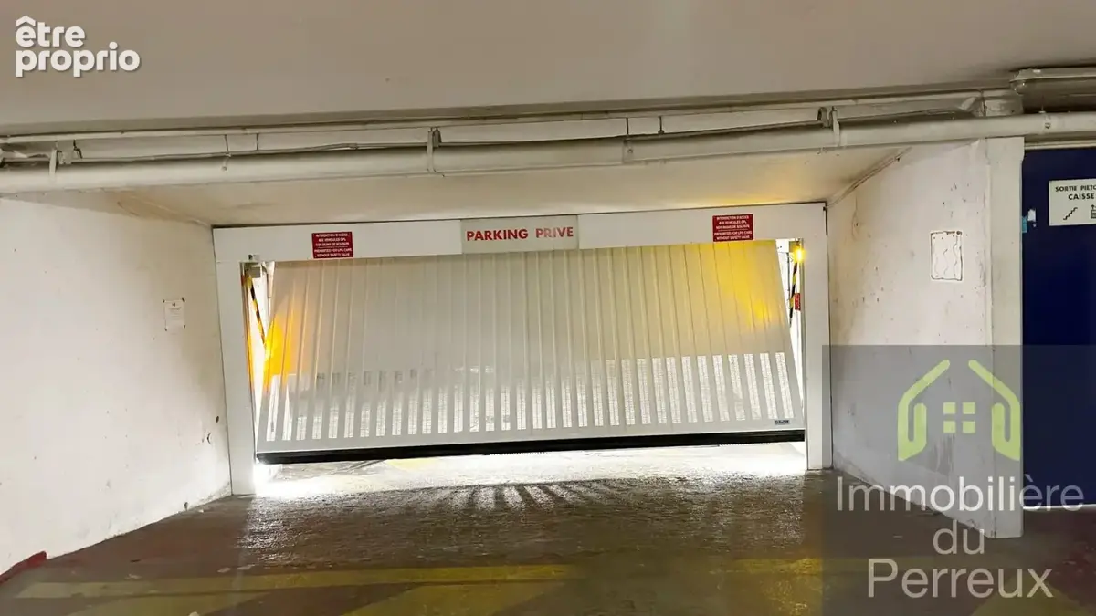 Parking à LE PERREUX-SUR-MARNE