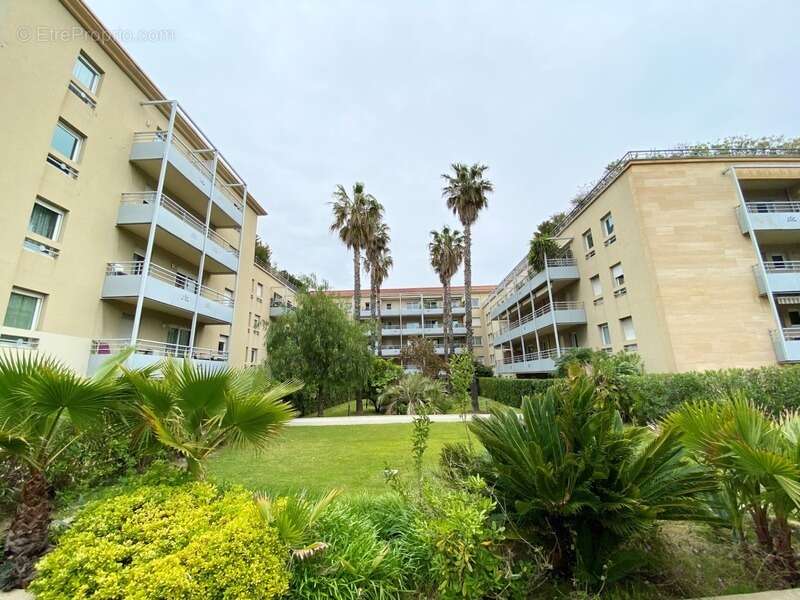 Appartement à MARSEILLE-8E