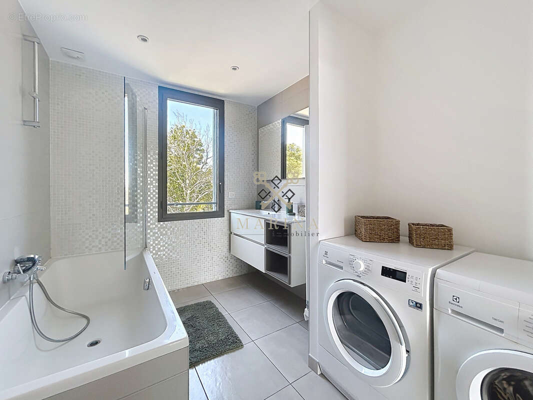 Appartement de standing dernier etage - 2 chambres - vue mer - - photo 12