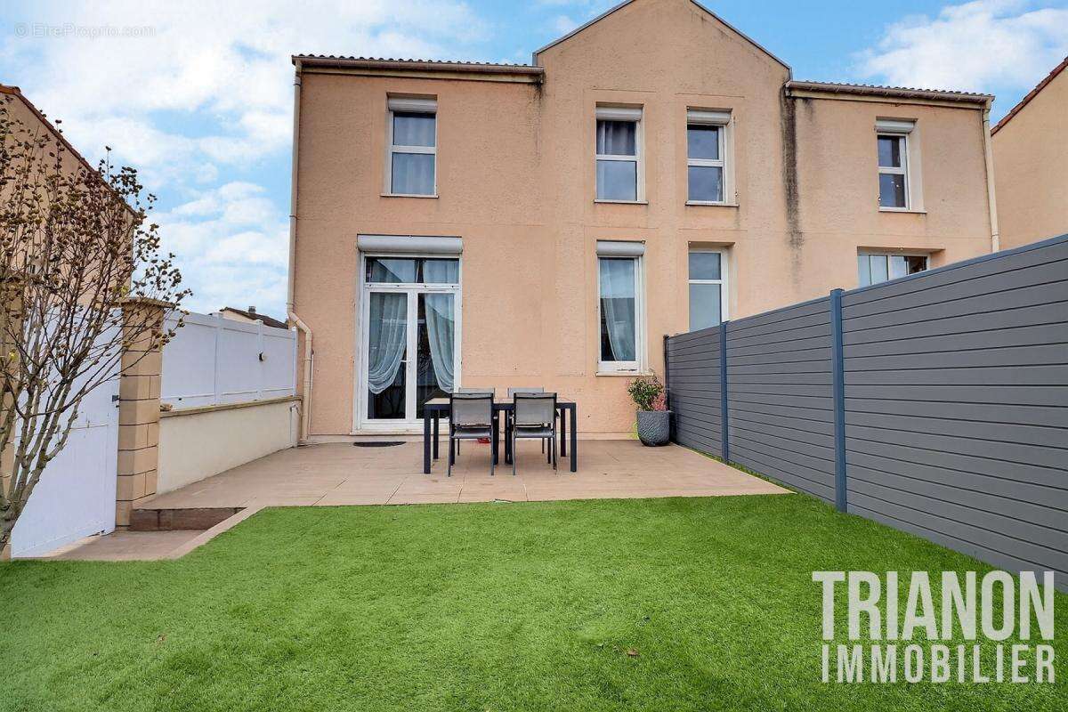 Maison à CARRIERES-SOUS-POISSY