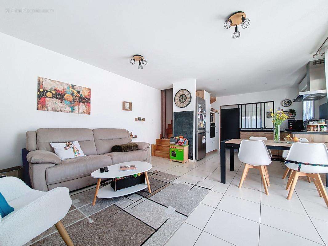 Maison à COMMUNAY