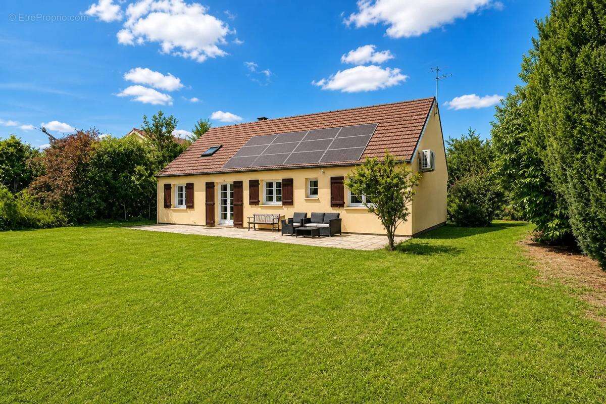 Maison à COURPALAY