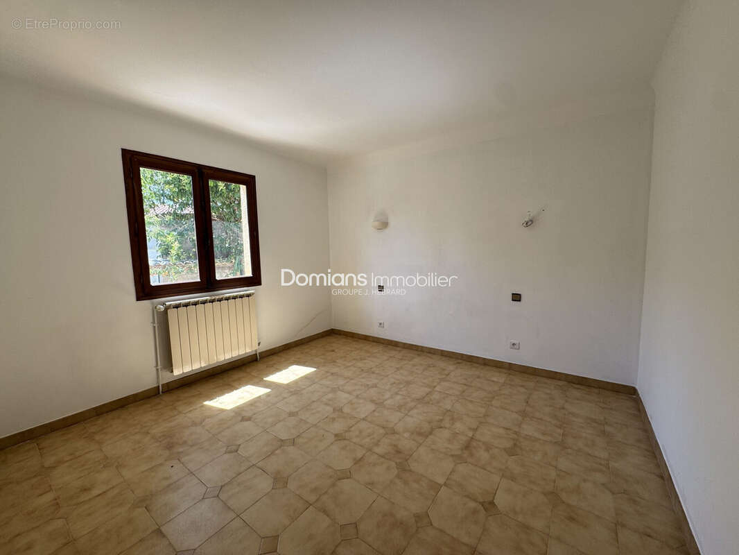 Maison 92 m² à Thuir  - photo 9
