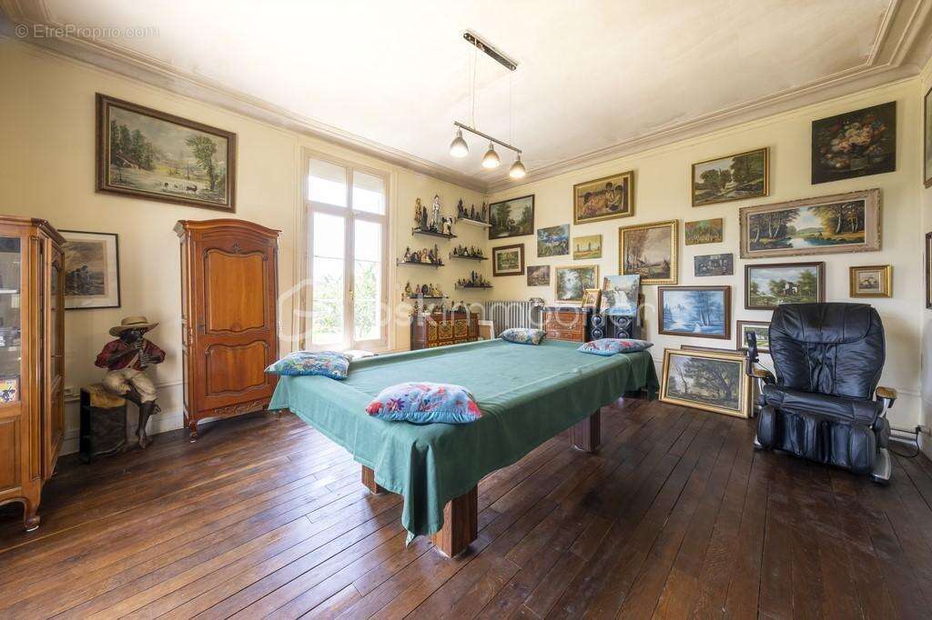 Maison à VERNEUIL-L'ETANG