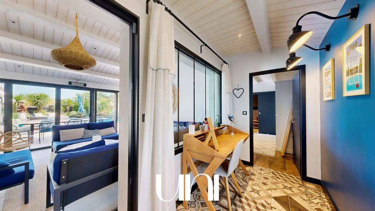Maison 5 pièces de 277 m2 avec piscine et dépendance - Le-Bois-Plage-en-Ré - photo 8