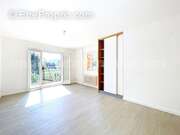 Appartement_Saint_Jeoire__grand_espace_proche_ecole_genève_frontière_suisse_ceva_bus_commerces_lumineux_calme_Balcon_extérieur_séjour_salon_cuisine_chambre_1_2_salle_de_bains_ - Appartement à SAINT-JEOIRE