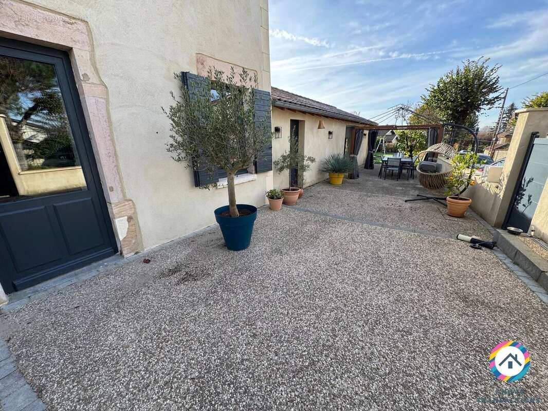 Maison à MONTMERLE-SUR-SAONE