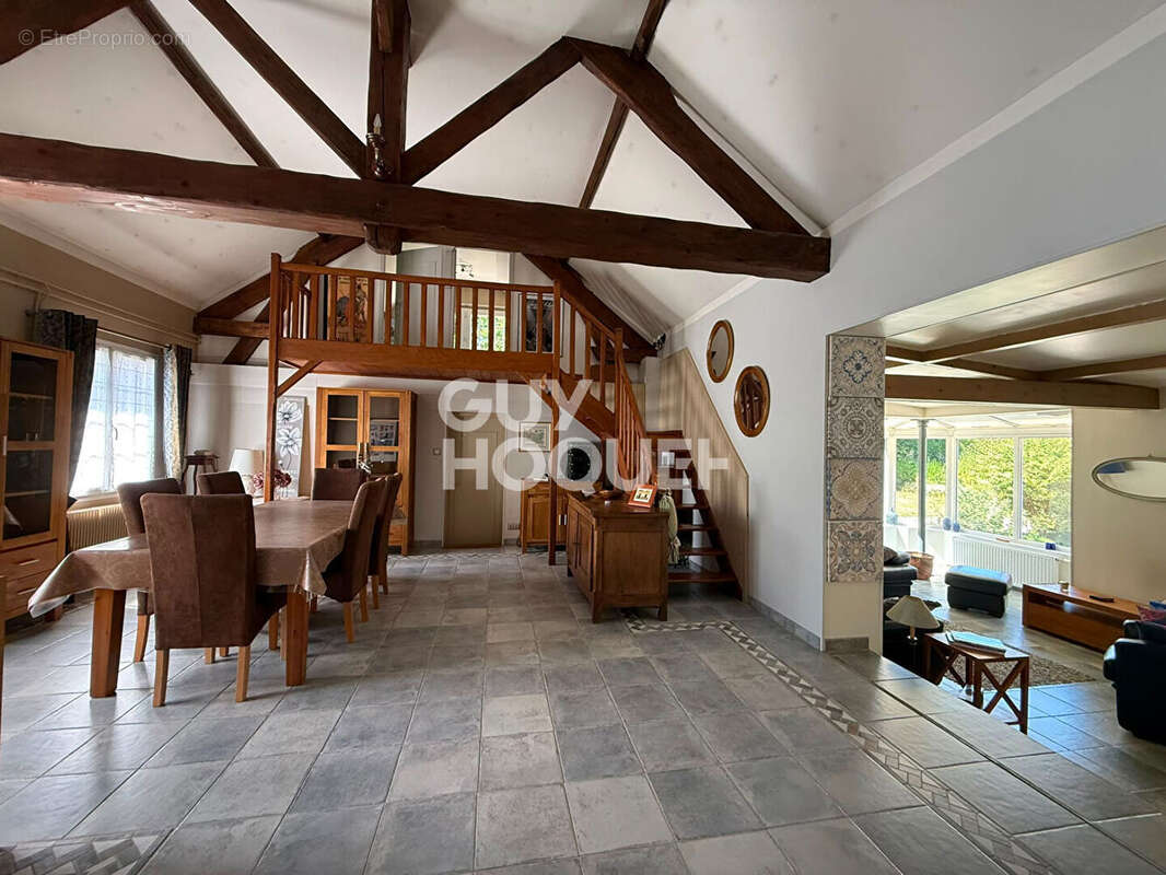 Maison 6 pièces 170 m² à vendre à Tracy-Le-Mont (60170) - photo 3
