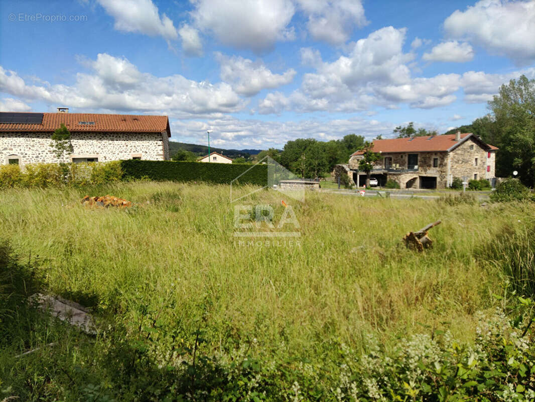 Terrain à SAINT-GERMAIN-LAPRADE