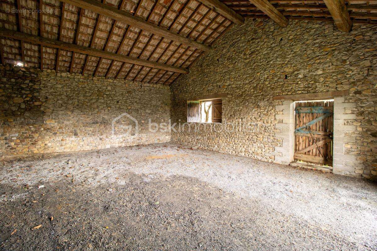 Maison à LEZAN