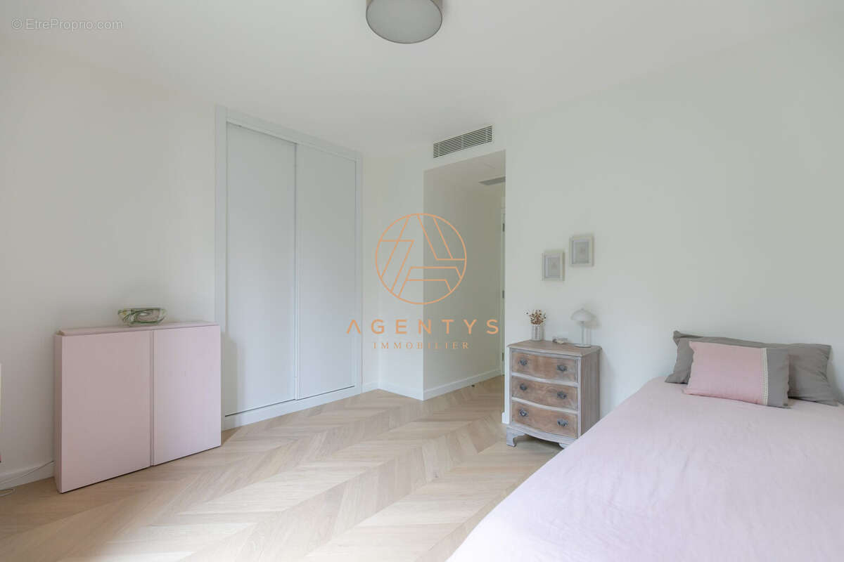 Appartement à SAINT-MAUR-DES-FOSSES