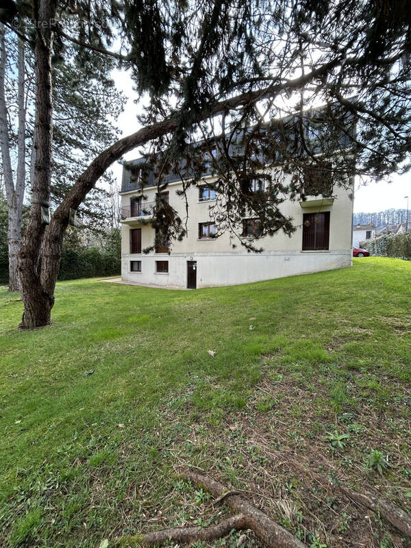 Appartement à BURES-SUR-YVETTE
