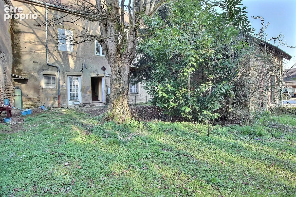 LE PULEY , immeuble à usage commercial et d'habitation - photo 4