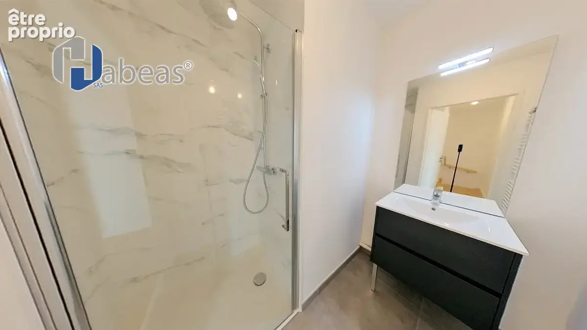 Élégant T4 Duplex avec 2 Loggias à Villeurbanne - photo 16