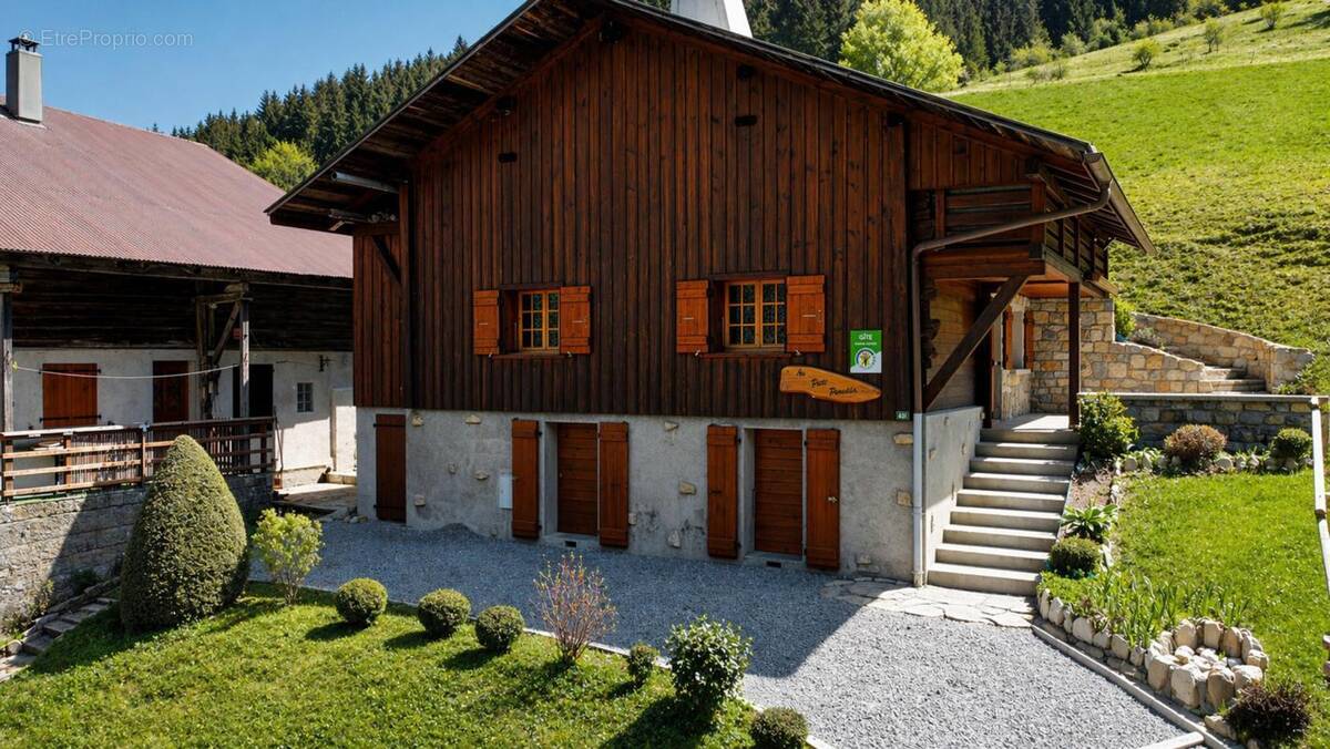 Maison à LE PETIT-BORNAND-LES-GLIERES