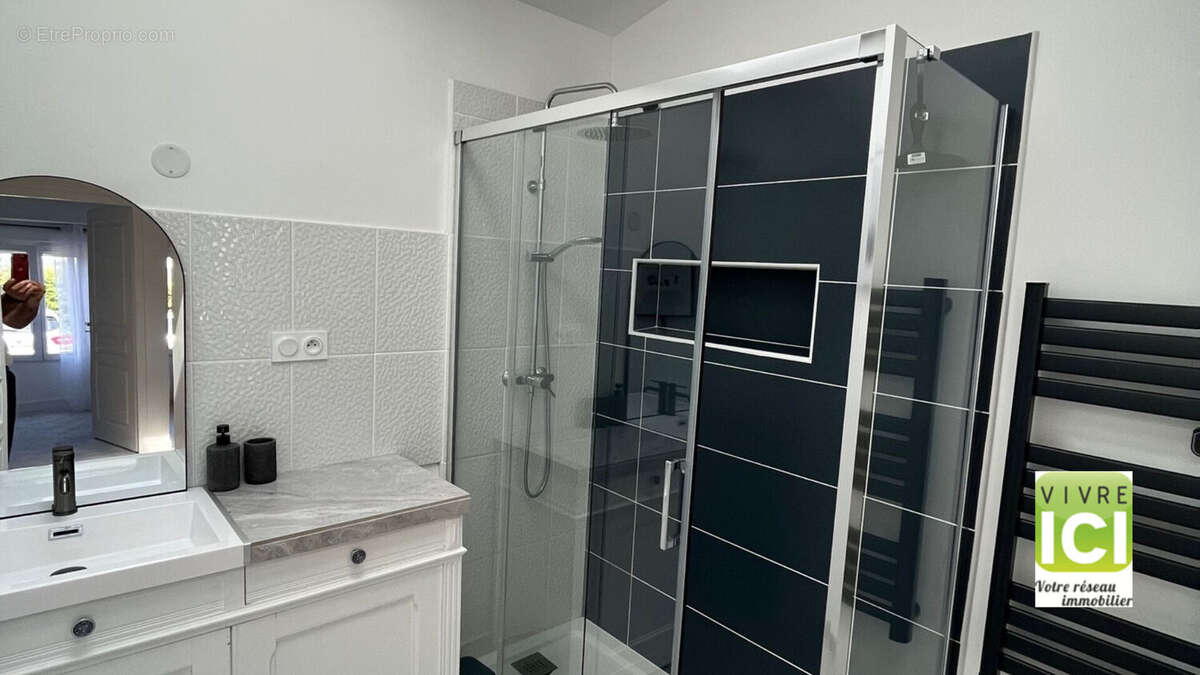 Maison à LA CHAPELLE-BASSE-MER