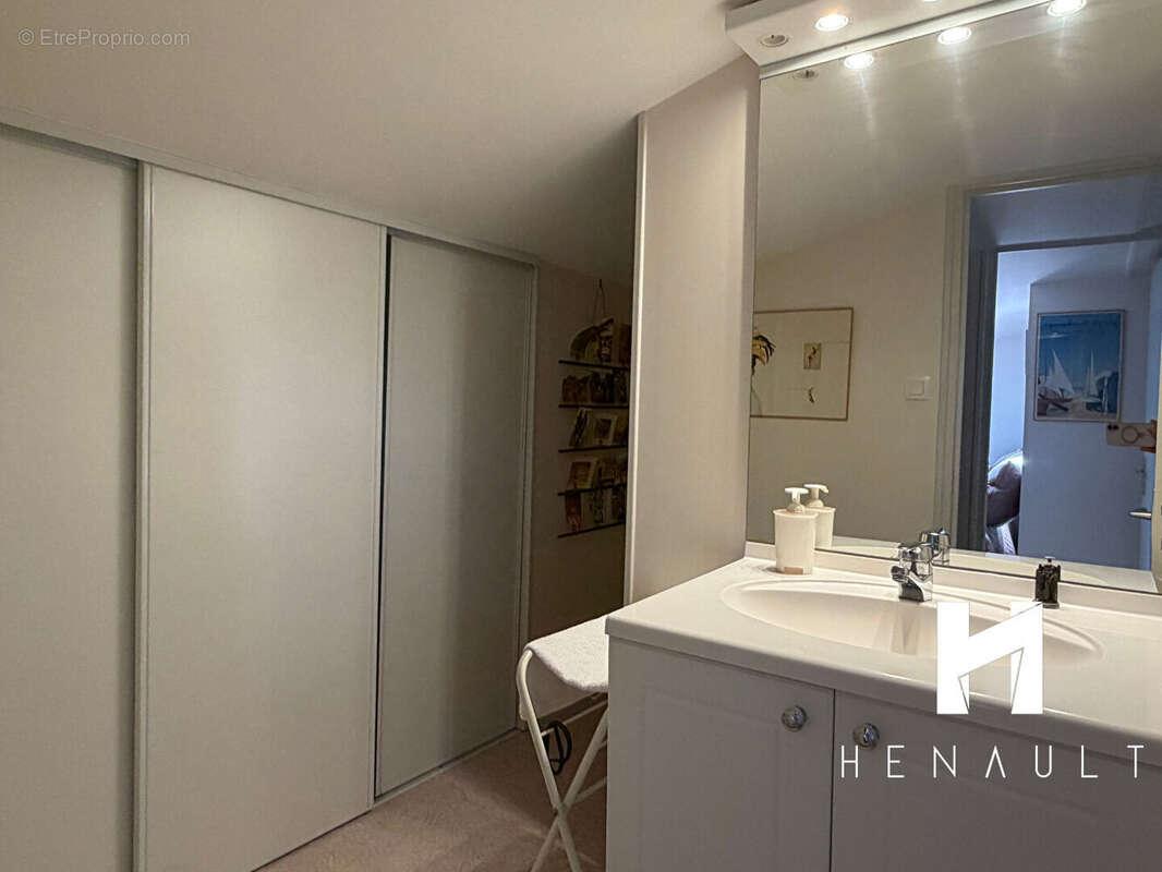 Appartement à LA FLOTTE