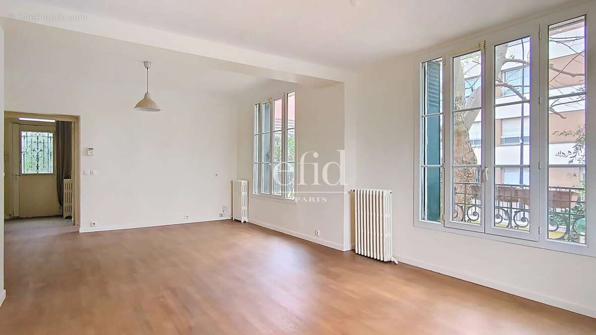 Maison à SARTROUVILLE