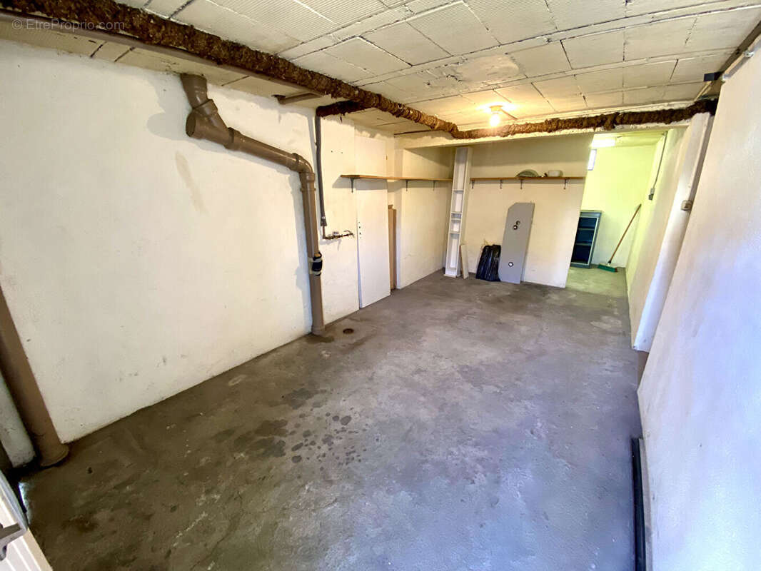CLERMONT-FERRAND / Appartement à vendre quartier "la Glacière" avec garage, balcon et atelier ! - photo 11