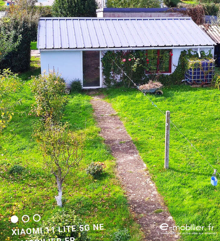Cabanon dans le jardin - Maison à GROIX