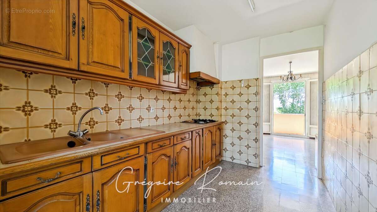 Appartement Port Saint Louis Du Rhone 4 pièce(s) 61 m2 - photo 6