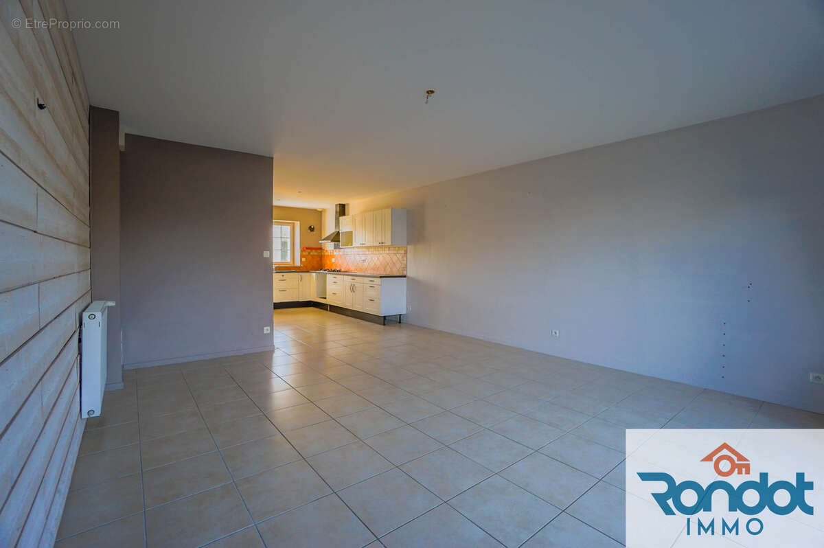 Maison de village / 6 pieces / 4 chambres / 130m2 / jardin 130m2 - photo 4