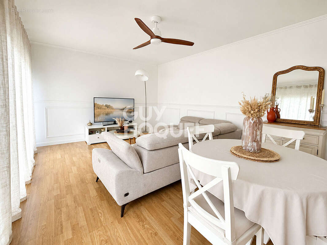 Appartement avec terrasse au Coudray Montceaux - photo 3