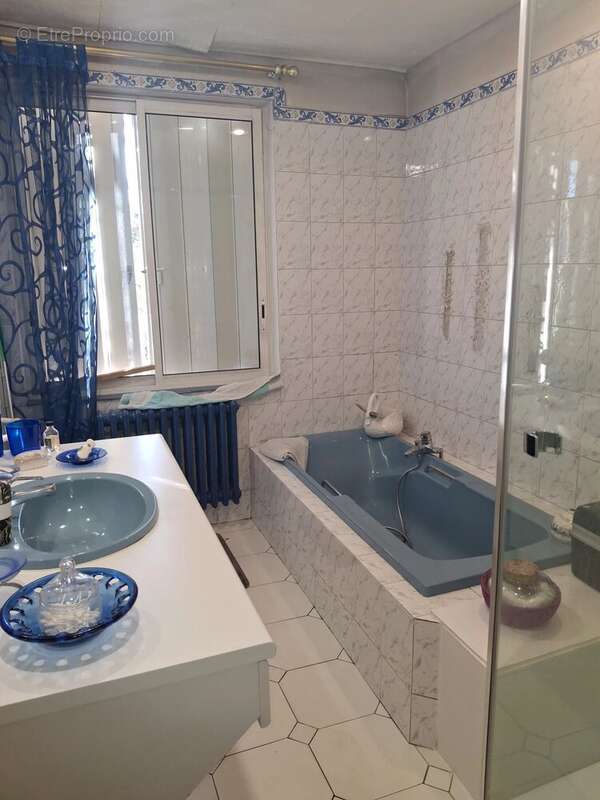 Maison à MONTELIMAR