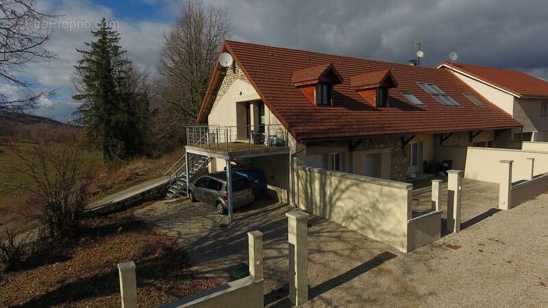 Dpt Ain (01), à vendre ORDONNAZ magnifique appartement T4 de 72 m² avec terrain privatif de 141 m² - photo 4