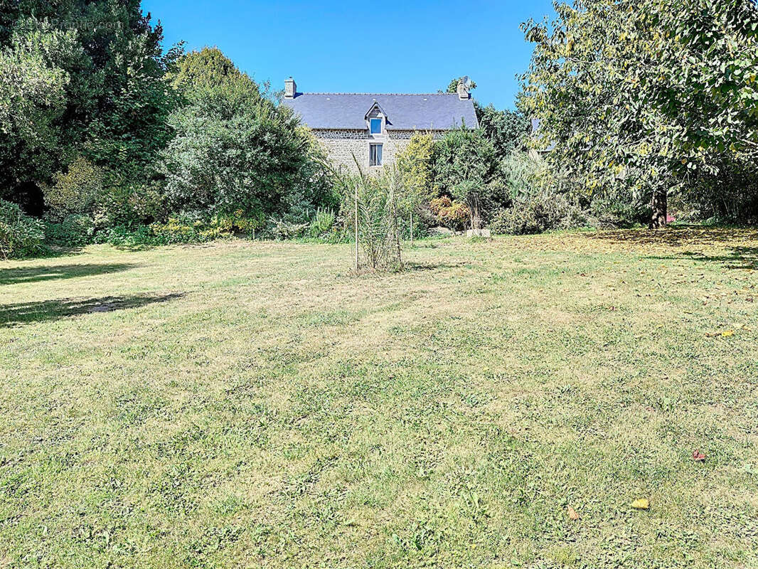 Maison à NOYAL-SOUS-BAZOUGES
