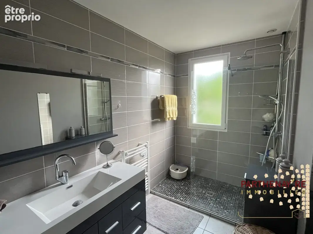 Maison 92 m² à Parthenay  - photo 8