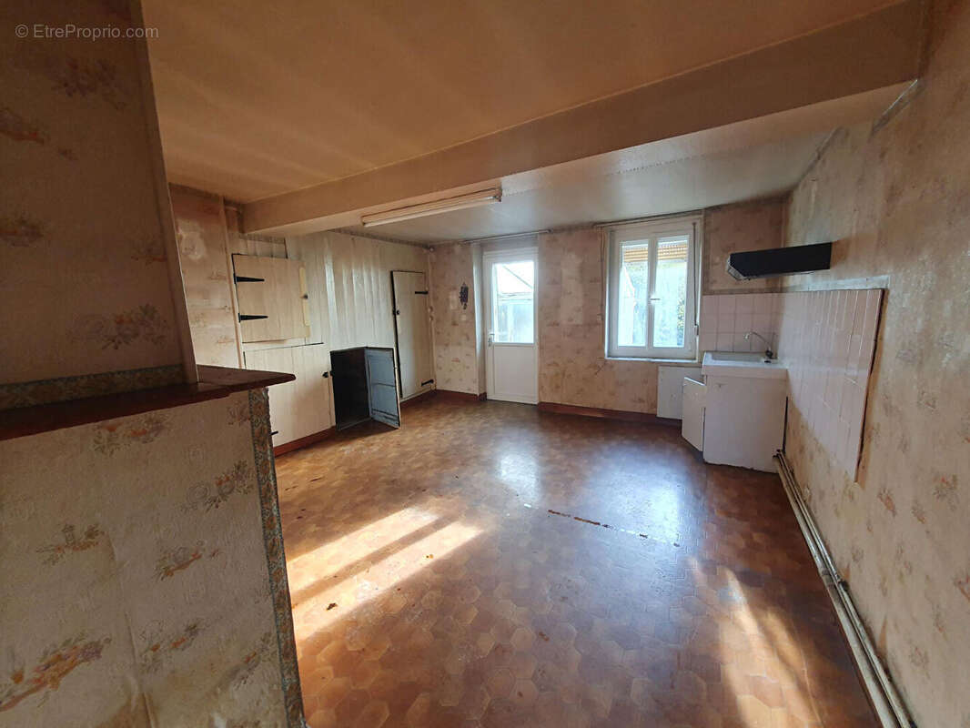 Maison à MONT-D&#039;ORIGNY