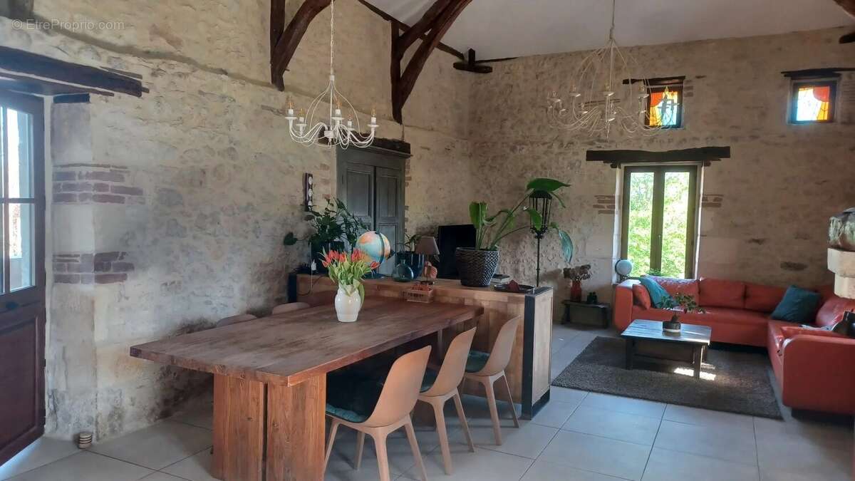 Maison à PUY-L'EVEQUE