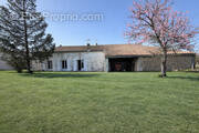 Maison à CHENAC-SAINT-SEURIN-D'UZET